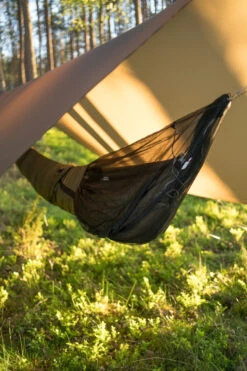 Lesovik Larva -Camping En Plein Air lesovik larva 02