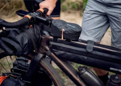 Ortlieb Frame-Pack Toptube -Camping En Plein Air sacoche bikepacking ortlieb frame pack toptube 03