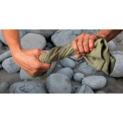Serviette Pocket Towel Sea To Summit -Camping En Plein Air sts pocket towel 1